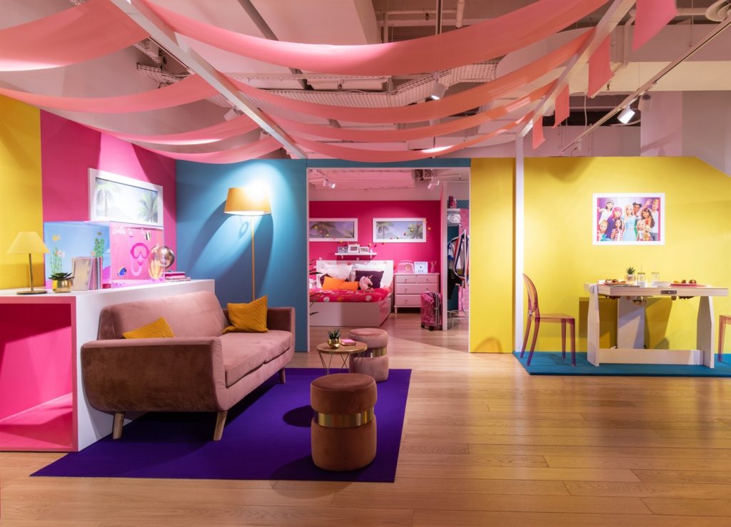 Download Welcome to the DreamHouse of Barbie • MVC Magazine
