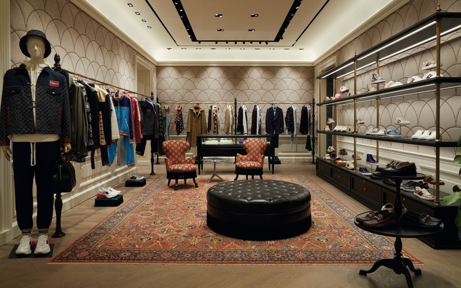 A NEW STORE FOR GUCCI IN NAPLES • MVC Magazine