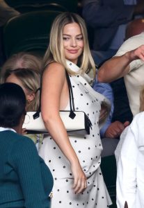 pregnant margot look