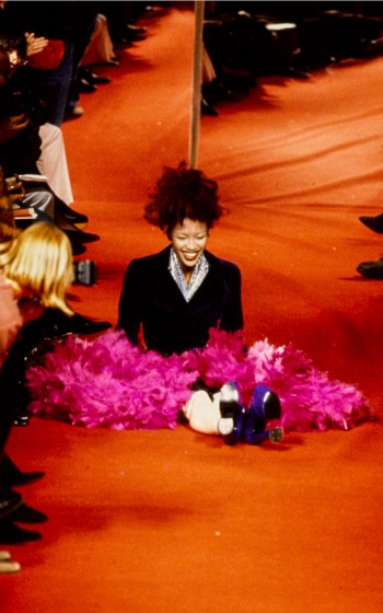 Vivienne Westwood Fall 1993 RTW runway show. *** Local Caption *** Naomi Campbell;